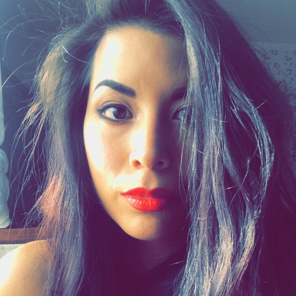 Meet your Posher, Melissa - Picture 2 of 7